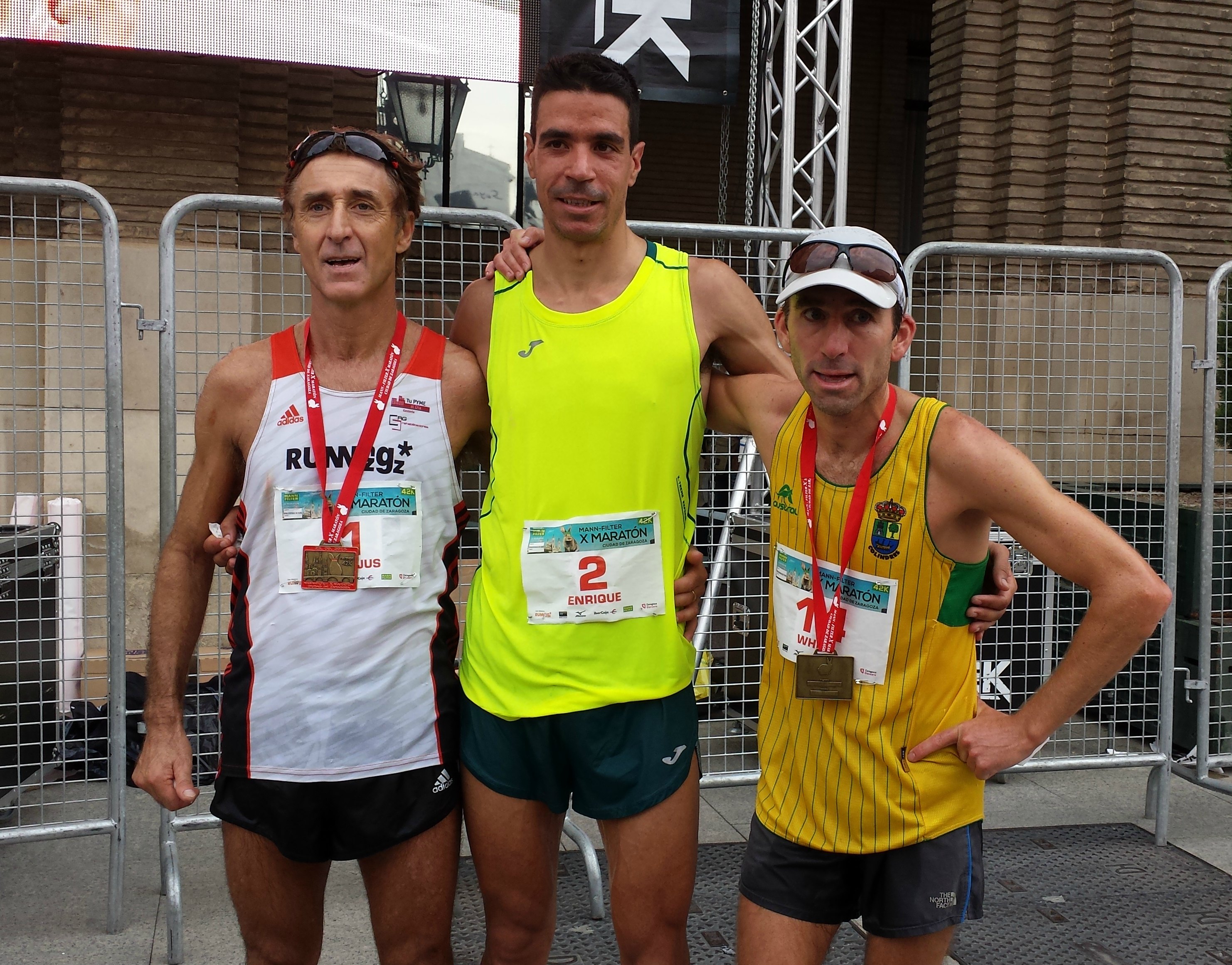 podium-maraton-chicos-1